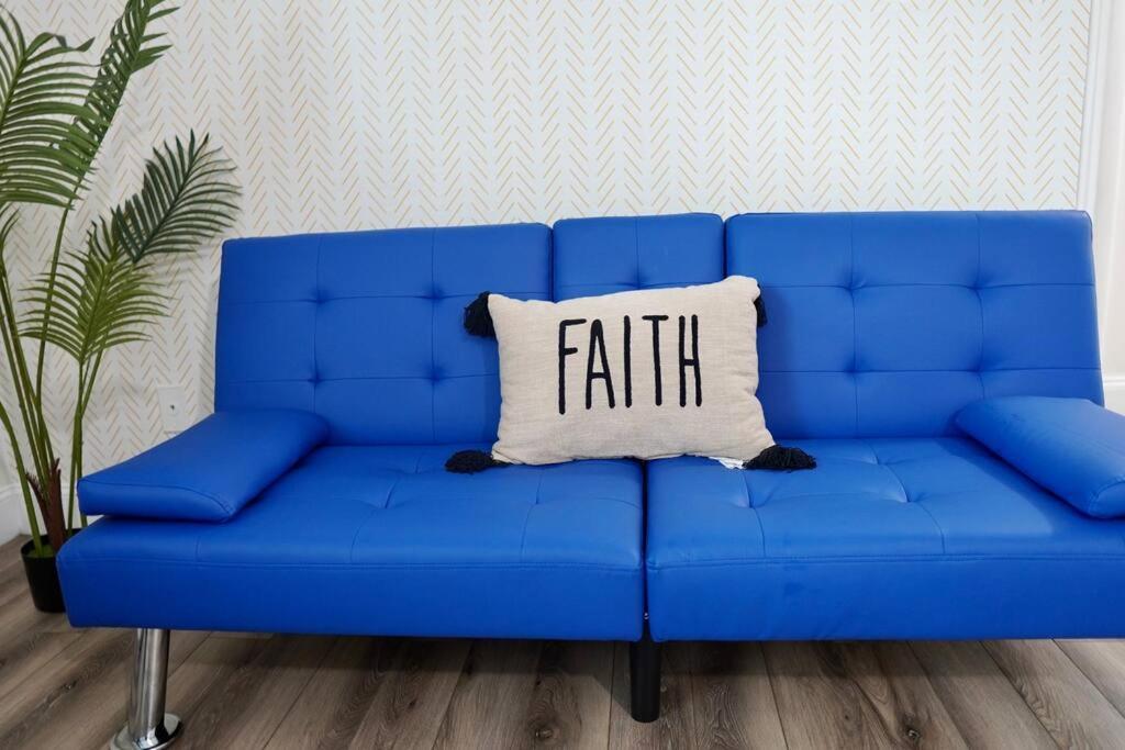 Jay's Cozy Arts * Tampa